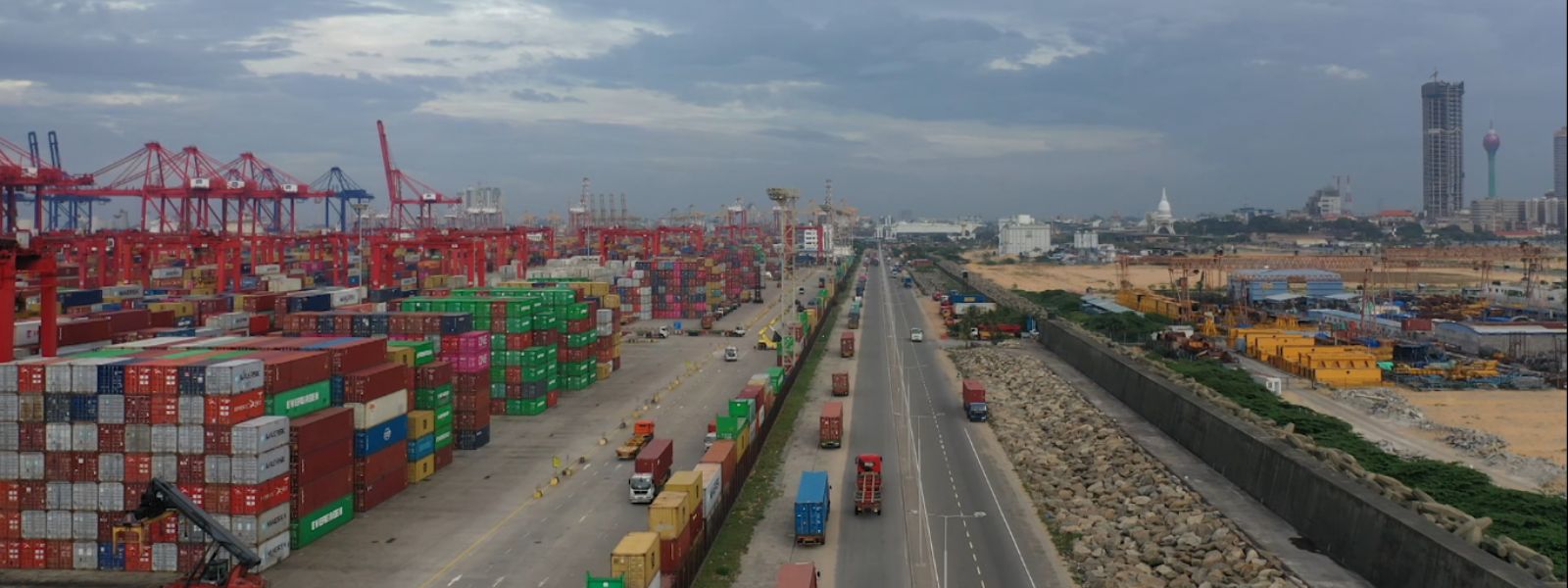 1,800 Containers Backlogged at Colombo Port